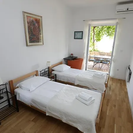 Vent Apartment *